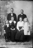 Ateljéporträtt - familjer, Östhammar, Uppland 1923