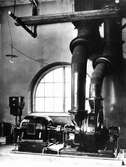 Forsbacka jernverk. Hyttans blåsmaskin. Foto: Carl Larsson, 1920-talets början.