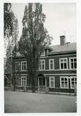 Västerås, Lustigkulla, kv. Greta.
Byggnad på Lustigkullagatan 18. 1972.
