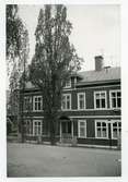 Västerås, Lustigkulla, kv. Greta.
Byggnad på Lustigkullagatan 18. 1972.