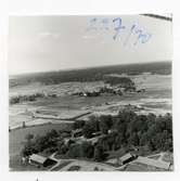 Västerås, Hovdestalund.
Flygfoto över Hovdest-Rönnby, 1970.