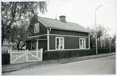 Västerås, Iggebygärdet.
Villa i kv. Ugglan 1462, Tunbyvägen 25. 1972.