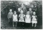 Skinnskatteberg sn, Skinnskattebergs kn, Harnäs skola.
Skolelever och lärare, 1925.