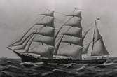 Ett reprofoto av ett fartygsporträtt som gestaltar det tremastade barkskeppet Atlantic från Gävle.

På tavlan står det 
