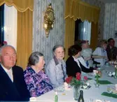 Anhörigträff på Brattåshemmet 1979.  Från vänster ses Kondratij Krivtsov (född 1895 i Ryssland, död 1985 i Kållered), okänd kvinna samt Larsson (Helgered).