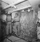 Asbetsarbete ombord på isbrytare Thule