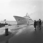 Minfartyget lämnar varvet inför långresa