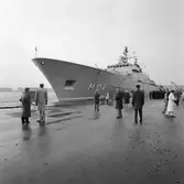 Minfartyget lämnar varvet inför långresa