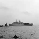 Minfartyget lämnar varvet inför långresa