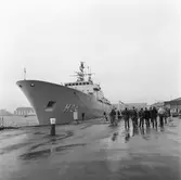 Minfartyget lämnar varvet inför långresa