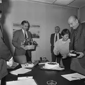 Bertil Blomstergren avtackas på ett T-möte