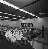 VD Hans Frisk arbetsplatsträff i matsalen