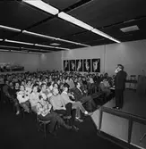 VD Hans Frisk arbetsplatsträff i matsalen