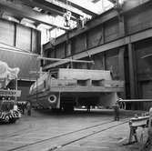 Lyft och transport av norska Ses-en till mellanhallen