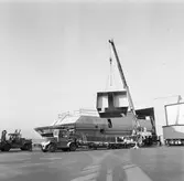 Lyft av däckhus och styrhytt till Norska Sesen båt nr 2