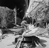 Lyft av roder och propeller till isbrytaren Atle