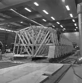 RIbbspantformen på bädden till stridsbåt 90 S i plastverkstan