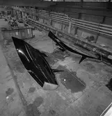 Skrovformen till segelbåten Rhapsody 43 i plastverkstan