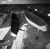 Lyft av skrovformen segelbåten Rhapsody plastverkstan