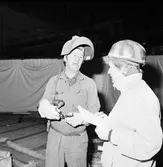 Arbetsbilder i skrovhallen