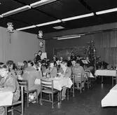 Varvets musikkår i matsalen