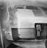 Tågfronten till höghastighetståg i plastv.