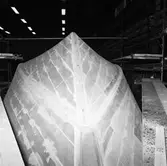 Stridsbåt CG13 i plastverkst.