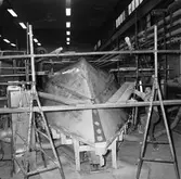 Stridsbåt CG13 i plastverkstan