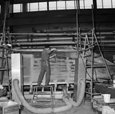 Stridsbåt CG13 i plastverkstan