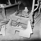 Arbete med krigsbroar i plåtv.