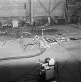 Arbete med krigsbroar i plåtv.