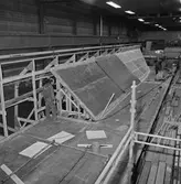 Arbete med testriggen i plastverkstan