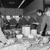 Jullunch för alla anställda i matsalen k-v nytt