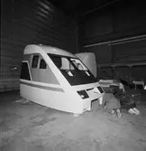 Tågfronten till högh. hetståg i plastverkst.