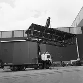 Provlyft av brosektion till krigsbro av hydralkran