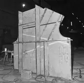 Arbete med bostadsplattformar till oljerigg och lyft till pråm för transport