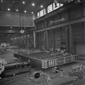 Arbete med bostadsplattformar till oljerigg och lyft till pråm för transport