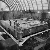 Arbete med bostadsplattformar till oljerigg och lyft till pråm för transport