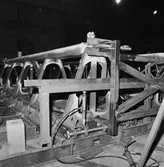 Arbete med krigsbroar i plåtverkst.