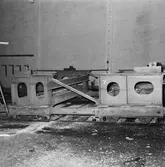 Släde till slipdragning i g:a motorverkst.