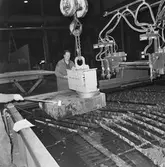 Skärmaskin i arbete med 250 m/m tjock plåt