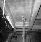 Lyft av motor till båt nr 1 Singapore fartyget