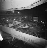 Översiktsbilder av ubåtstillverkningen i plåtverkst.