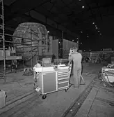 Mätning av förstäven till A19 ubåten i plåtverkstan