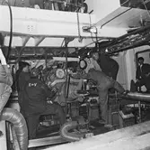 Lyft av motor till maskinrum Nyb 435 Singapor