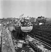 Bogserbåt och fiskefartyg i dockorna 2-5