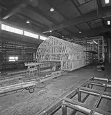 Ribbspantformen till YSB på bädden i plastverkstan