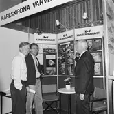 Personal från Tele vid uställningsskärm (Enköping)