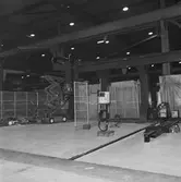 Montering av ny svetsrobot i plåtverkst.