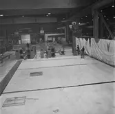 Montering av ny svetsrobot i plåtverkst.